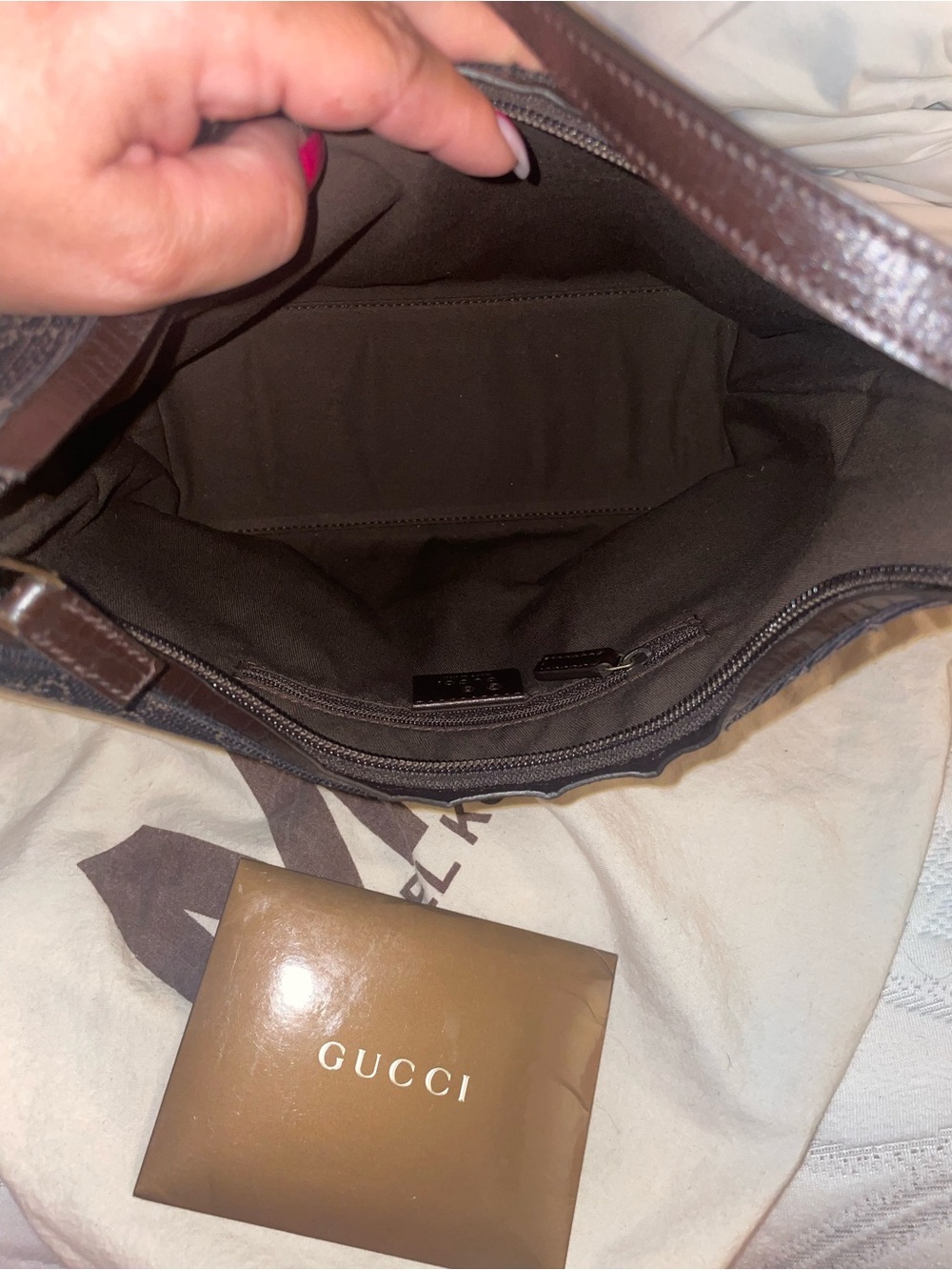 HOST PICK 🇮🇪GUCCI bag 💯 - Picture 10 of 11